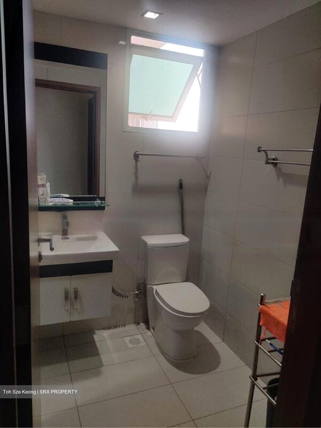 1 Canberra (D27), Condominium #459664481